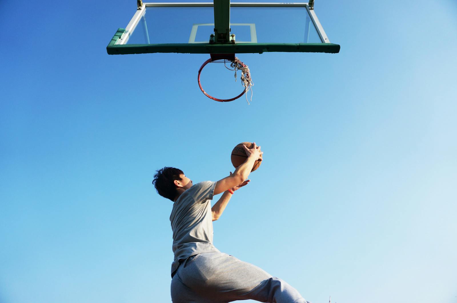 NBA买球网站 — 篮球赛场扣篮瞬间
